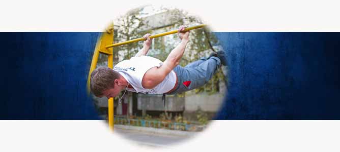 Ласточка на турнике: как научиться делать горизонтальный вис сзади
