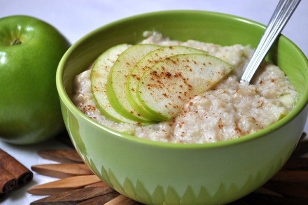 Овсянка с яблоками