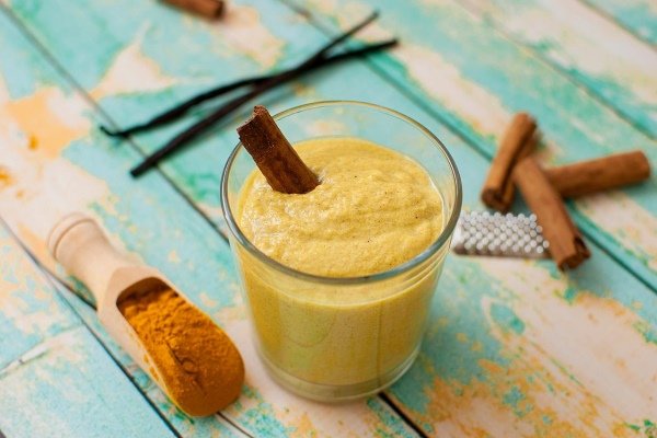 Смузи с куркумой